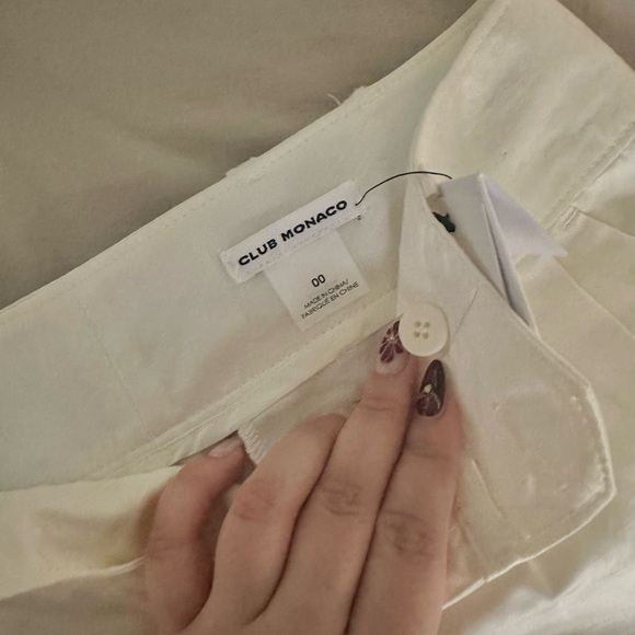 ✨NEW ✨ Club Monaco Off White Shorts - Picture 2 of 3